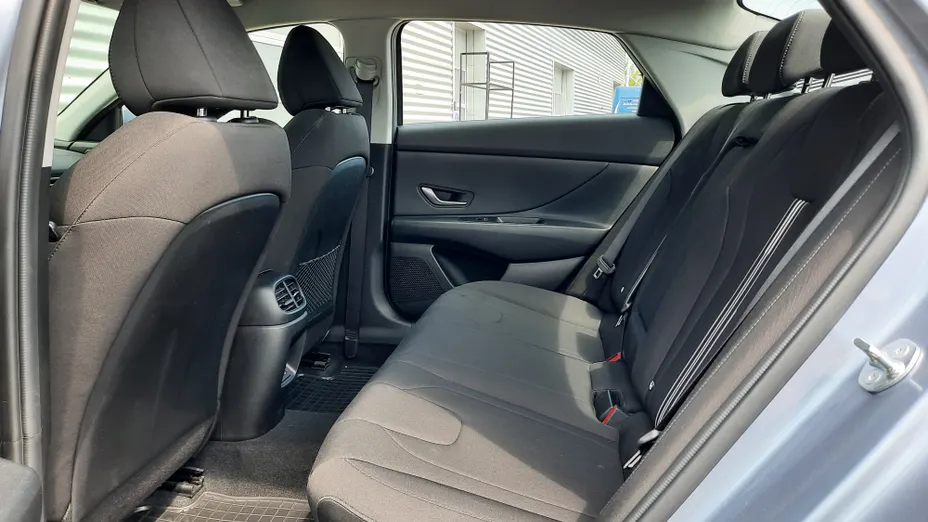 HYUNDAI Elantra Elantra 1.6 Smart CVT