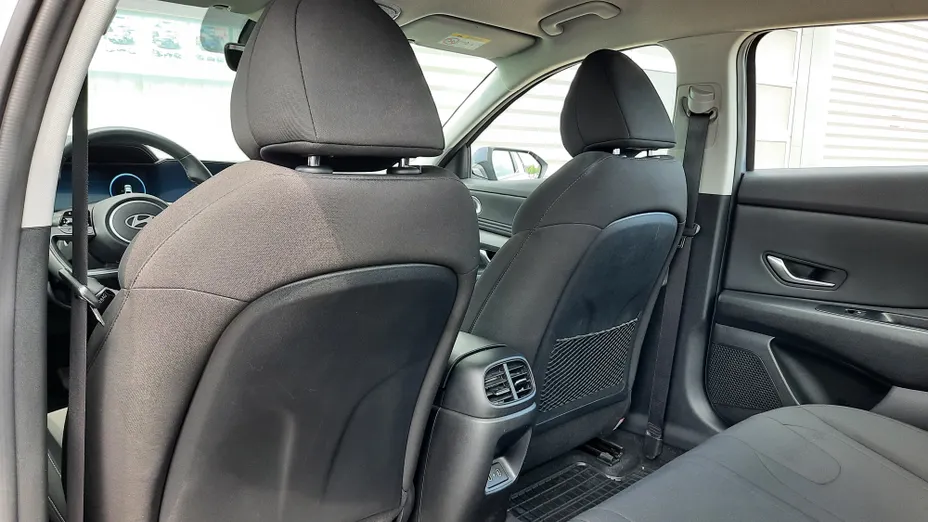 HYUNDAI Elantra Elantra 1.6 Smart CVT