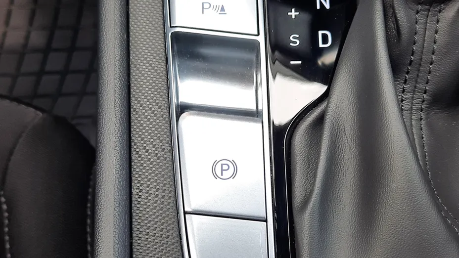 HYUNDAI Elantra Elantra 1.6 Smart CVT