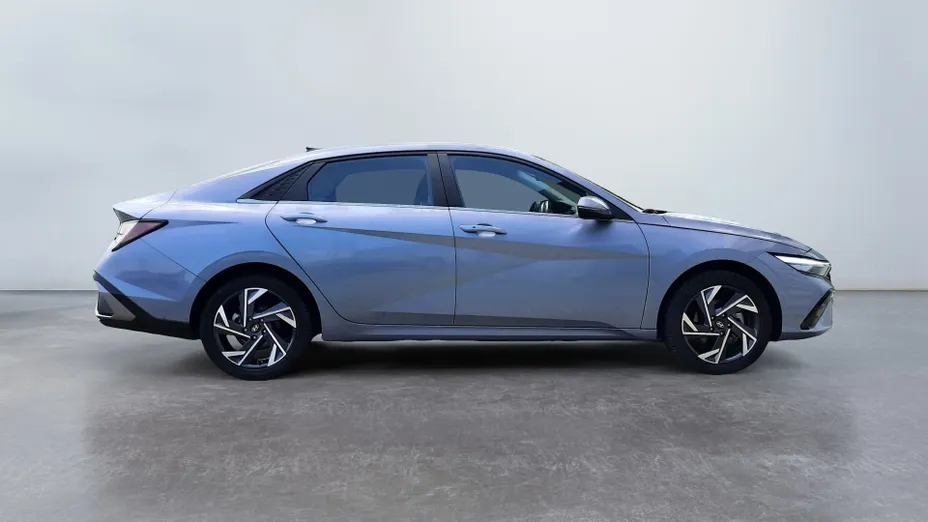 HYUNDAI Elantra Elantra 1.6 Smart CVT