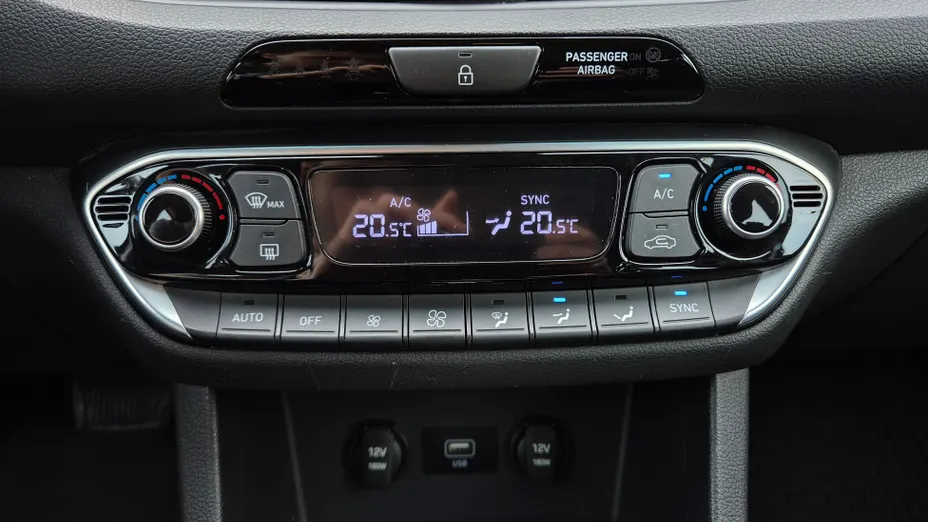 HYUNDAI i30 i30 1.5 T-GDI 48V Smart DCT