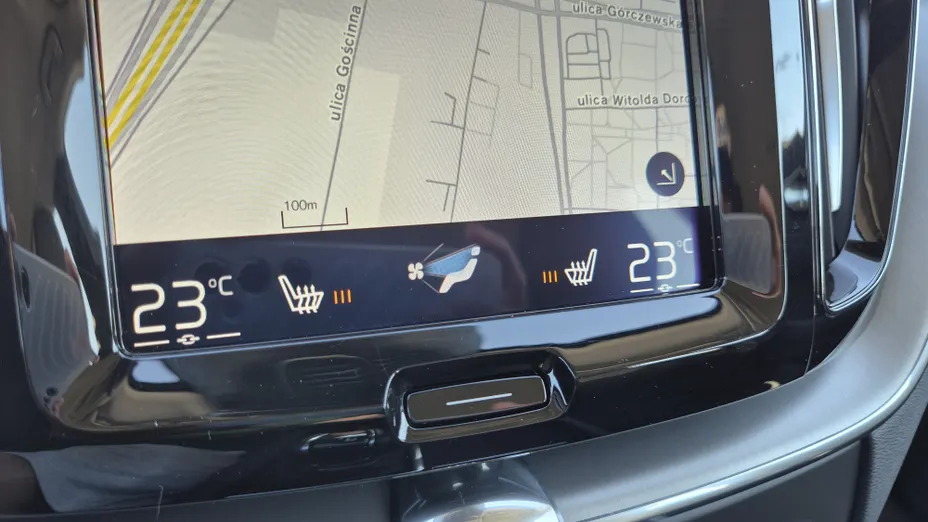 VOLVO XC60 XC60 T4 Momentum Pro aut