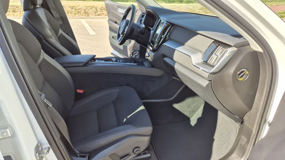 VOLVO XC60 XC60 T4 Momentum Pro aut