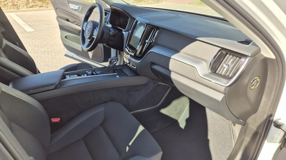 VOLVO XC60 XC60 T4 Momentum Pro aut