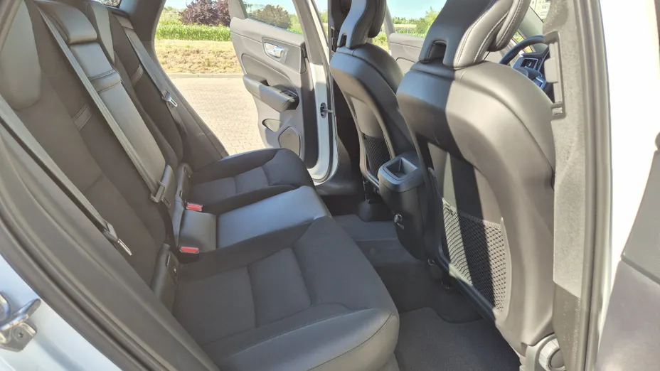 VOLVO XC60 XC60 T4 Momentum Pro aut