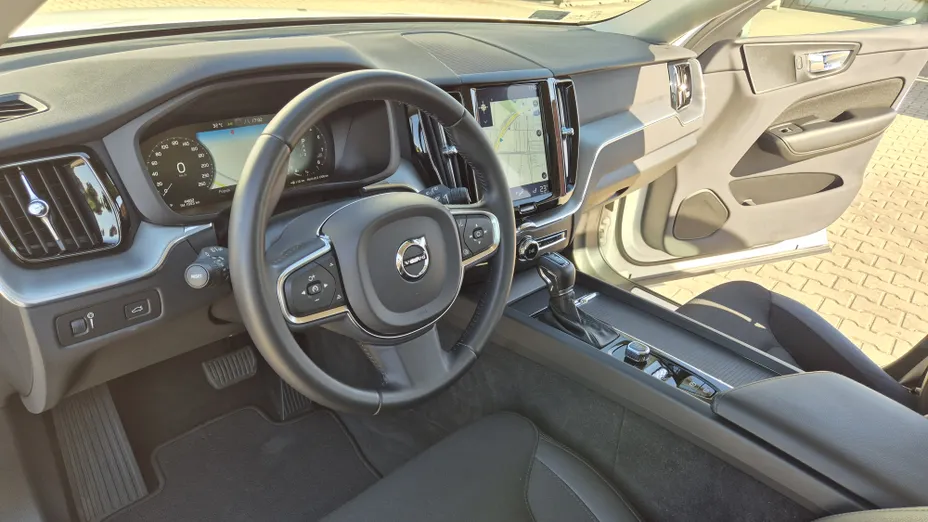 VOLVO XC60 XC60 T4 Momentum Pro aut