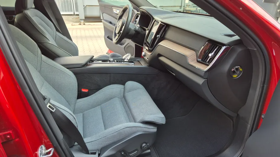 VOLVO XC60 XC60 T6 Plug-In Hybrid AWD Inscription aut