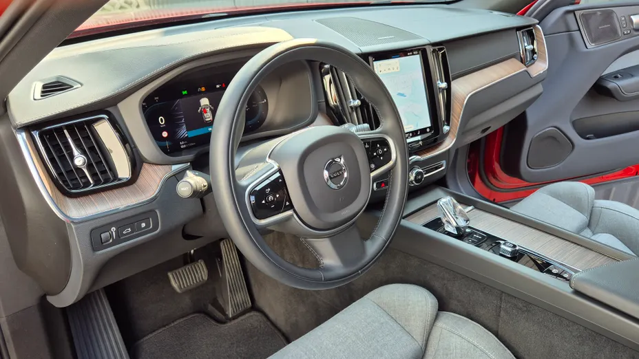 VOLVO XC60 XC60 T6 Plug-In Hybrid AWD Inscription aut