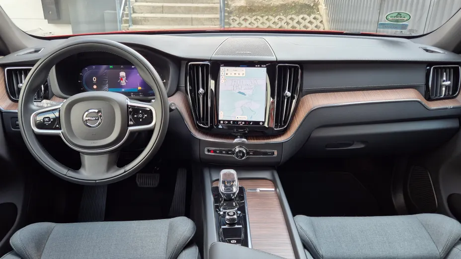 VOLVO XC60 XC60 T6 Plug-In Hybrid AWD Inscription aut