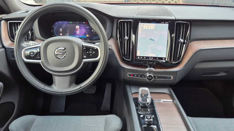 VOLVO XC60 XC60 T6 Plug-In Hybrid AWD Inscription aut