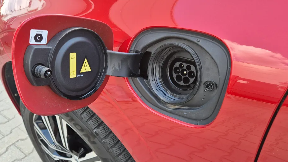 VOLVO XC60 XC60 T6 Plug-In Hybrid AWD Inscription aut