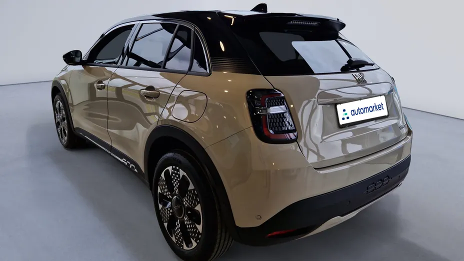 FIAT 600 600 1.2 Turbo Hybrid La Prima eDCT Nowy