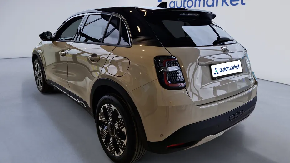 FIAT 600 600 1.2 Turbo Hybrid La Prima eDCT Nowy