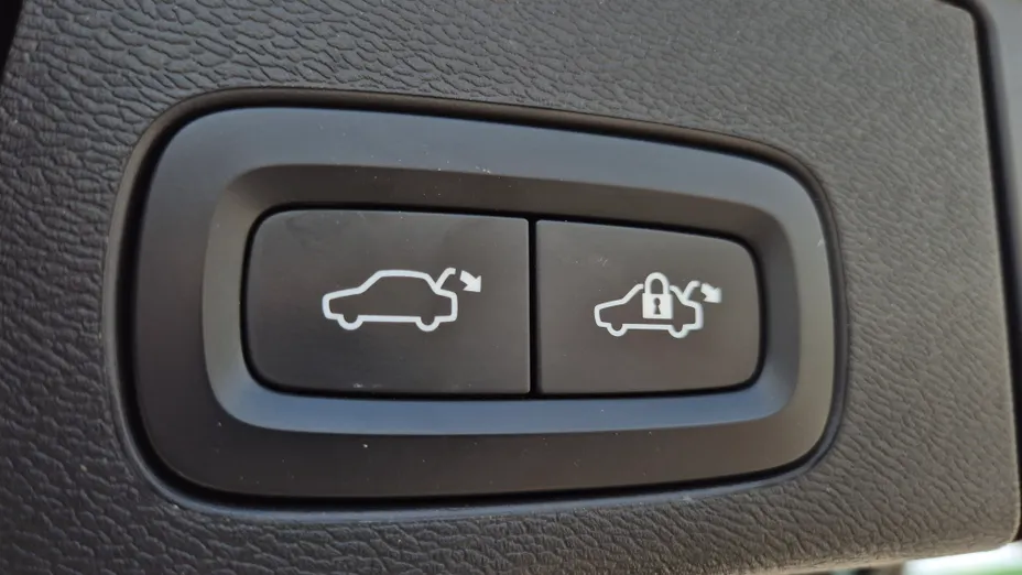 VOLVO XC60 XC60 T6 Plug-In Hybrid AWD Inscription Expression aut
