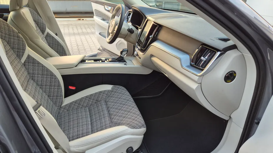 VOLVO XC60 XC60 D4 Momentum Pro aut