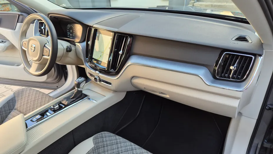 VOLVO XC60 XC60 D4 Momentum Pro aut