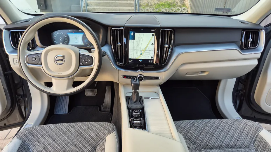 VOLVO XC60 XC60 D4 Momentum Pro aut