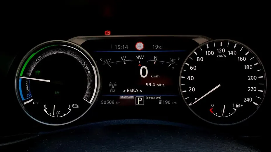 NISSAN Juke Juke 1.6 Hybrid N-Connecta AMT