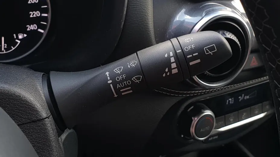 NISSAN Juke Juke 1.6 Hybrid N-Connecta AMT