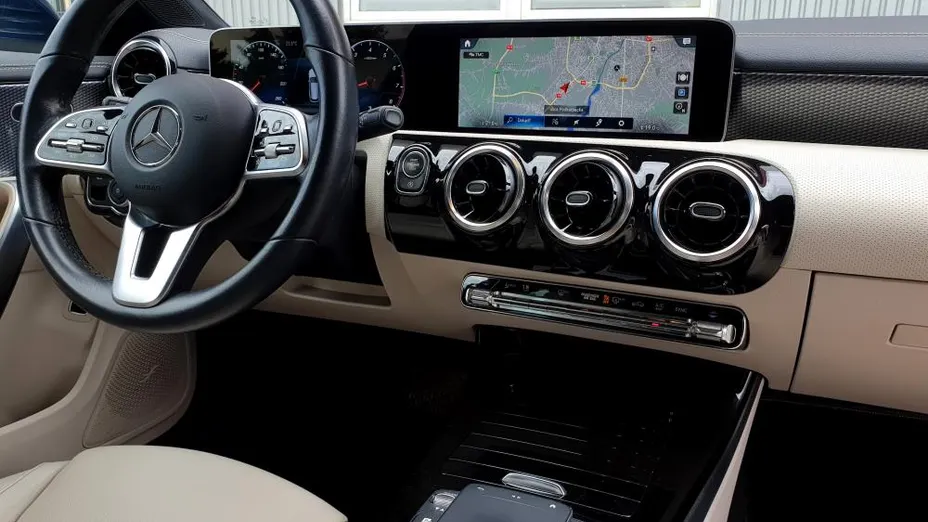 MERCEDES-BENZ CLA CLA 250 Progressive 7G-DCT