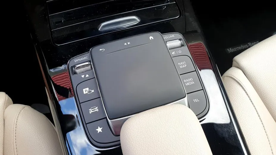 MERCEDES-BENZ CLA CLA 250 Progressive 7G-DCT