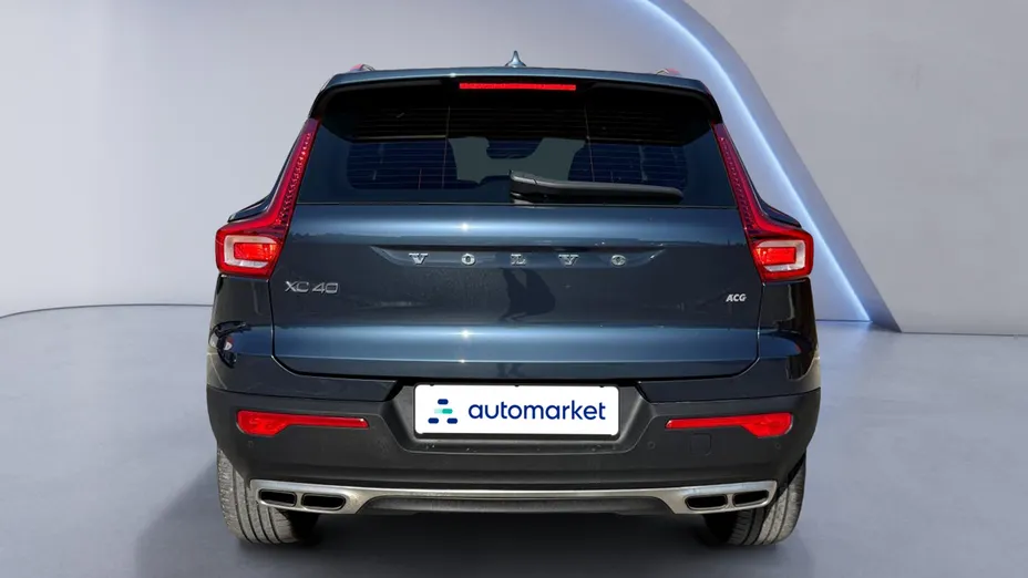 VOLVO XC40 XC40 T3 Momentum Pro