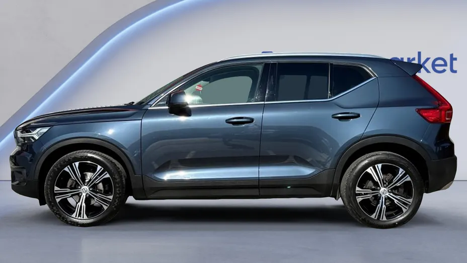 VOLVO XC40 XC40 T3 Momentum Pro