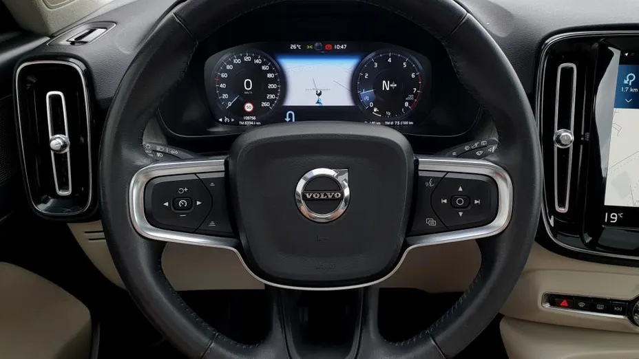 VOLVO XC40 XC40 T3 Momentum Pro