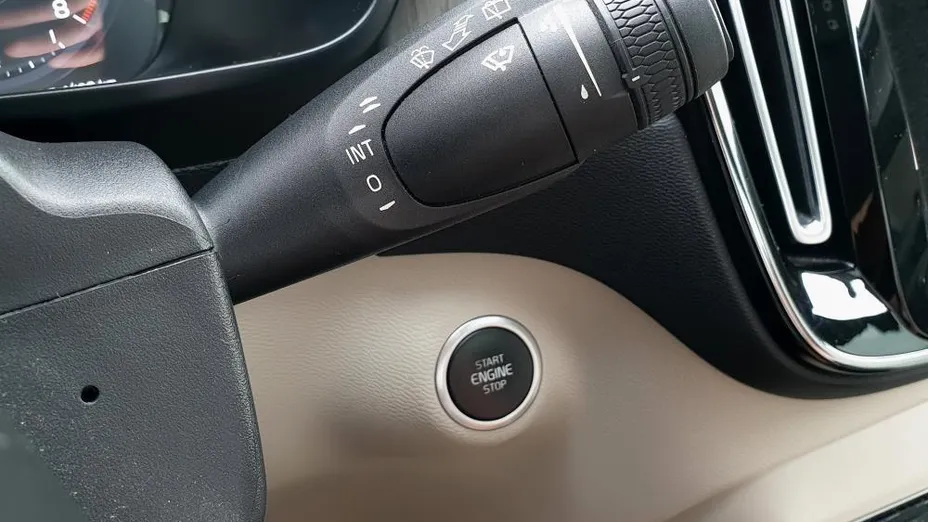 VOLVO XC40 XC40 T3 Momentum Pro
