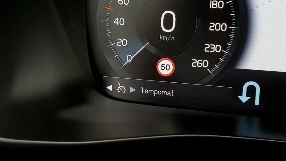VOLVO XC40 XC40 T3 Momentum Pro
