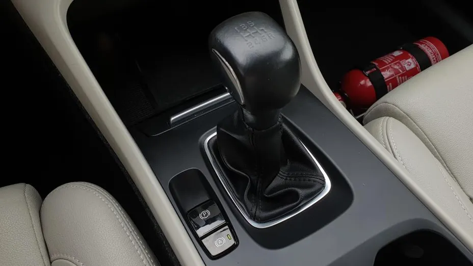 VOLVO XC40 XC40 T3 Momentum Pro