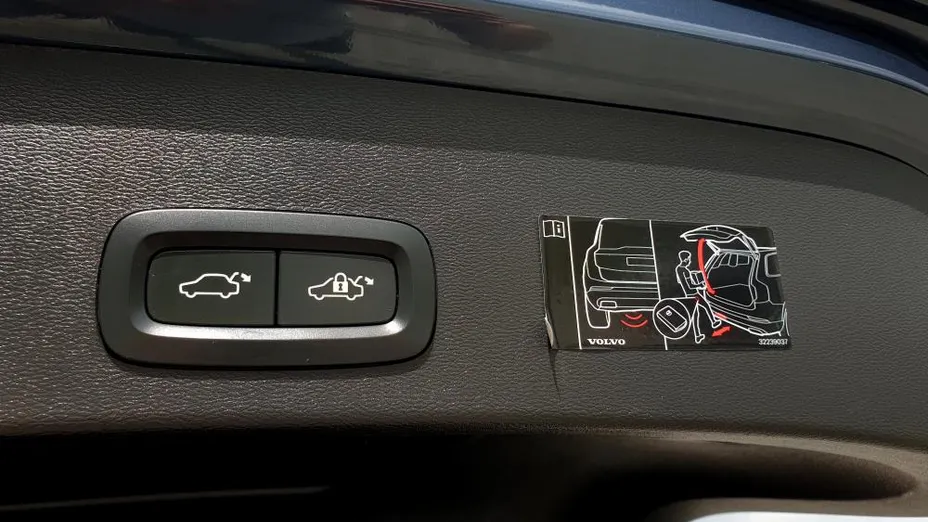 VOLVO XC40 XC40 T3 Momentum Pro