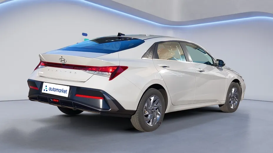 HYUNDAI Elantra Elantra 1.6 Smart