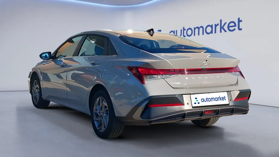 HYUNDAI Elantra Elantra 1.6 Smart