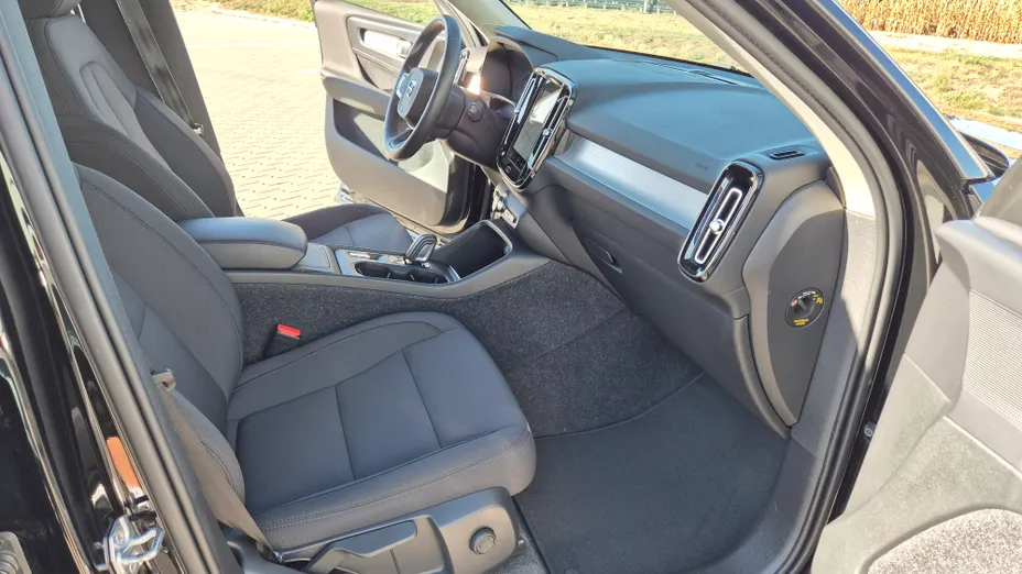 VOLVO XC40 XC40 T3 Momentum Pro aut
