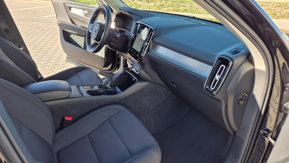 VOLVO XC40 XC40 T3 Momentum Pro aut