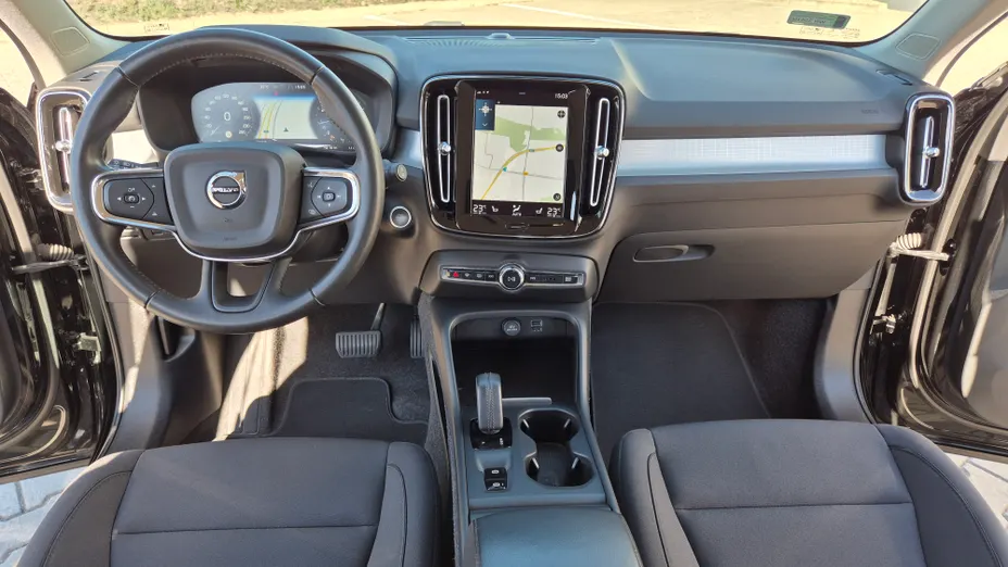 VOLVO XC40 XC40 T3 Momentum Pro aut