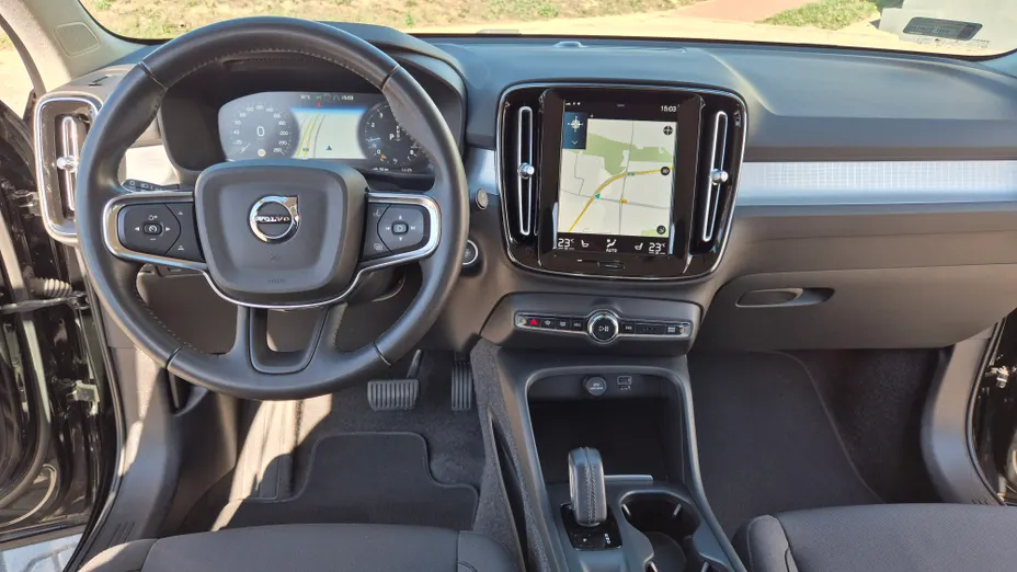 VOLVO XC40 XC40 T3 Momentum Pro aut
