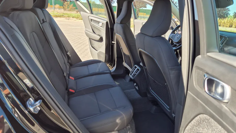 VOLVO XC40 XC40 T3 Momentum Pro aut