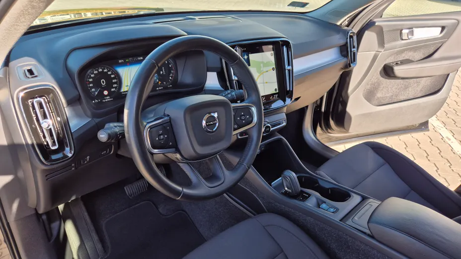 VOLVO XC40 XC40 T3 Momentum Pro aut