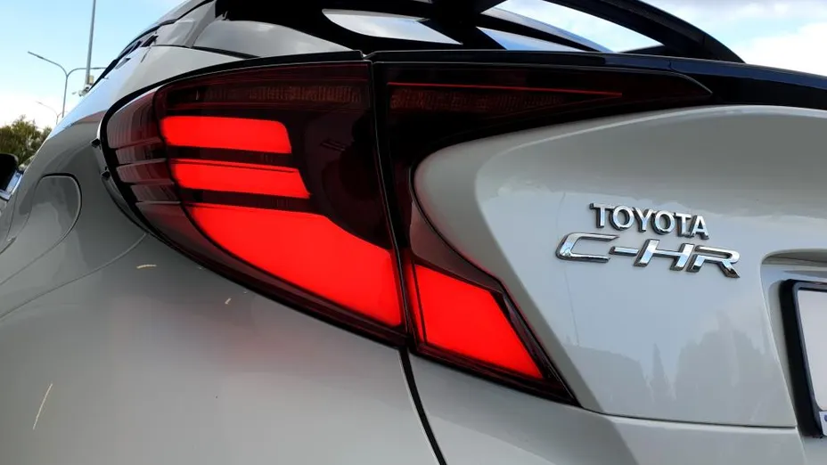 TOYOTA C-HR C-HR 2.0 Hybrid Executive