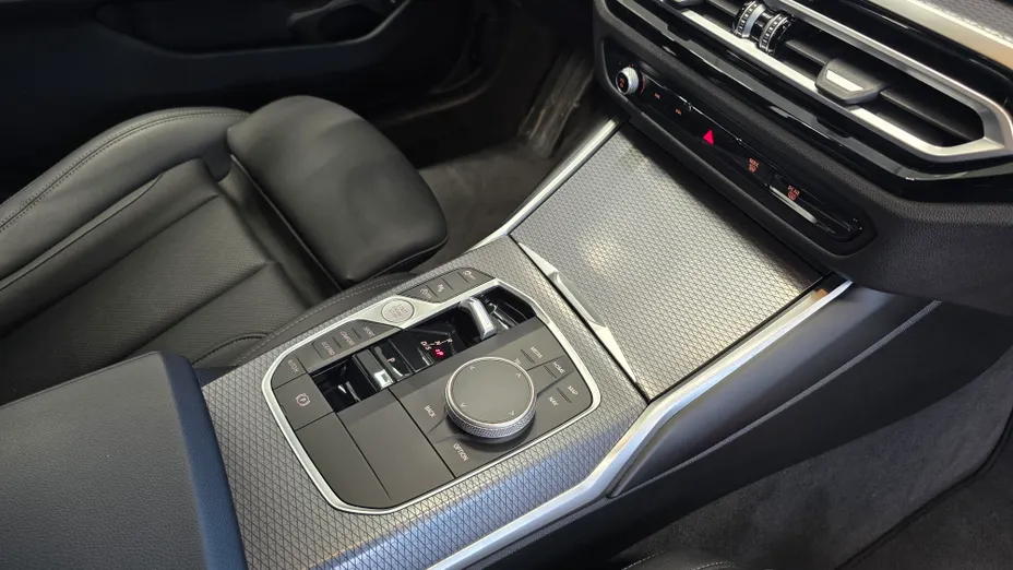 BMW Seria 3 318i M Sport aut