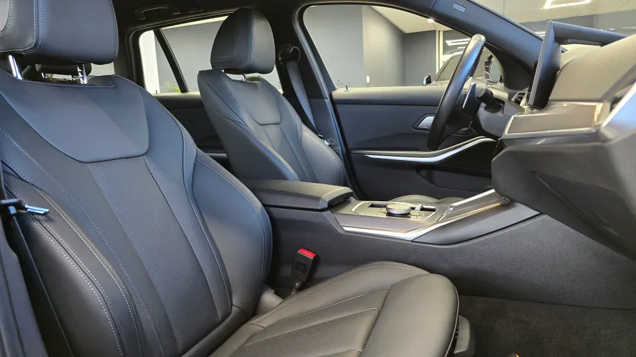 BMW Seria 3 318i M Sport aut