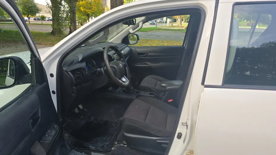 TOYOTA HiLux Hilux 2.4 D-4D Double Cab DLX 4x4