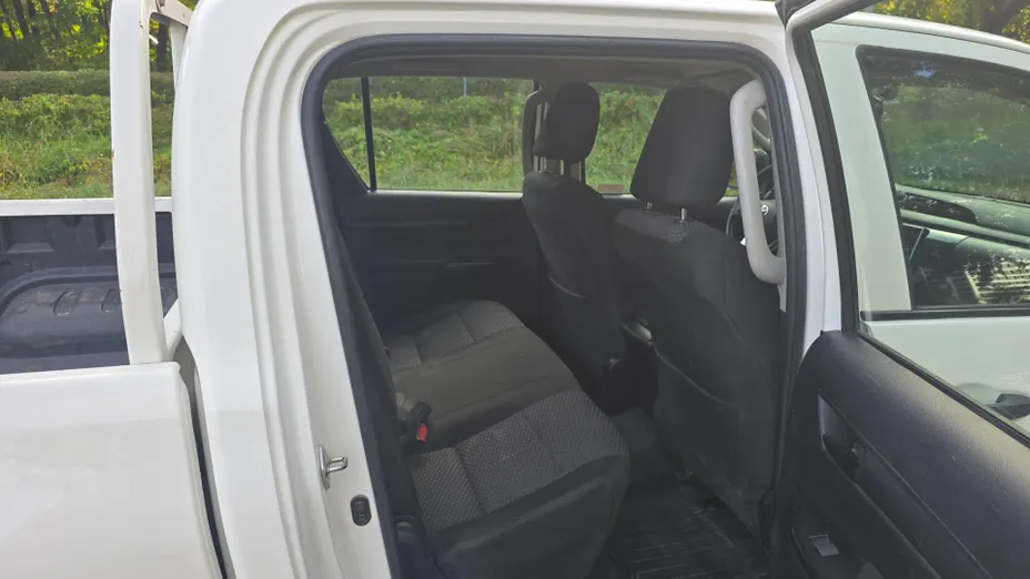 TOYOTA HiLux Hilux 2.4 D-4D Double Cab DLX 4x4