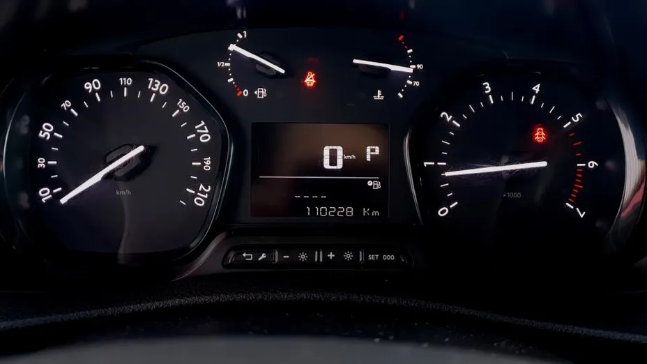 PEUGEOT Expert Expert 2.0 BlueHDi Long 3,1t Asphalt EAT8