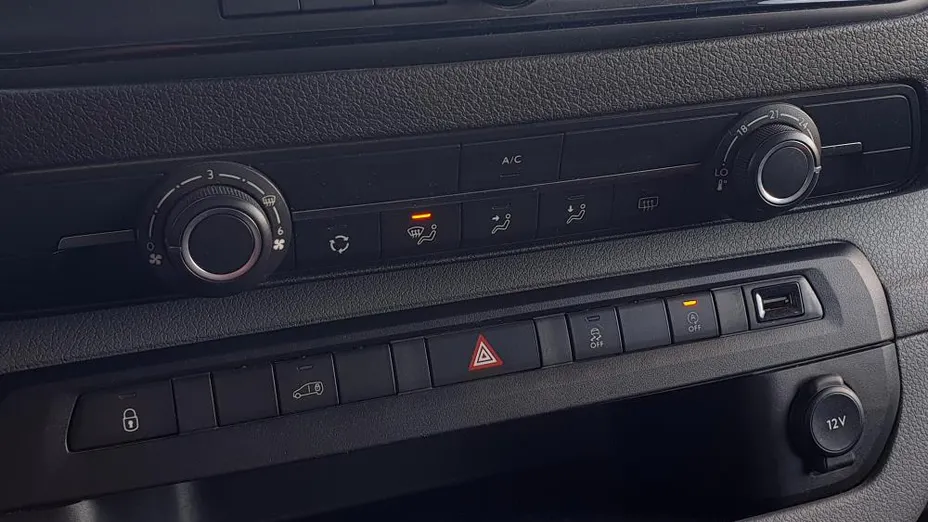 PEUGEOT Expert Expert 2.0 BlueHDi Long 3,1t Asphalt EAT8