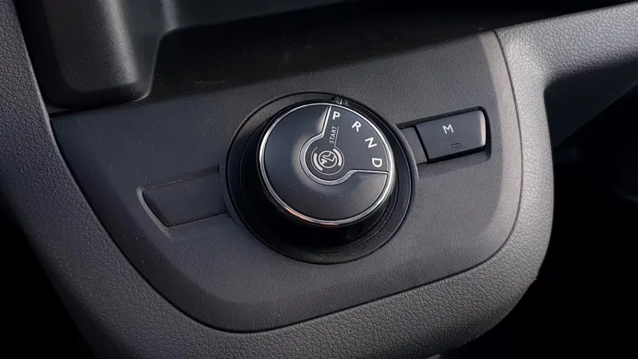 PEUGEOT Expert Expert 2.0 BlueHDi Long 3,1t Asphalt EAT8