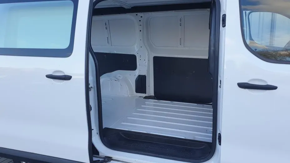 PEUGEOT Expert Expert 2.0 BlueHDi Long 3,1t Asphalt EAT8