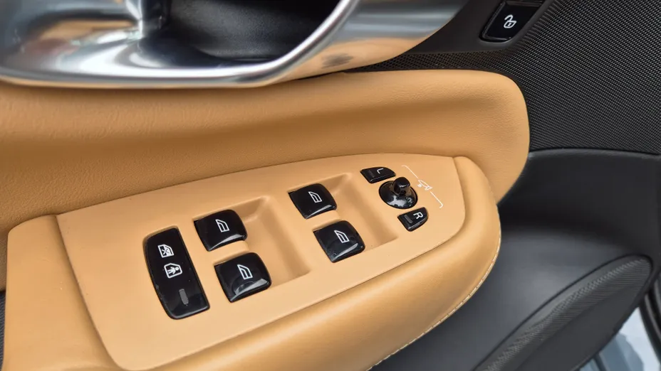 VOLVO XC90 XC90 T8 AWD Plug-In Hybrid Inscription 7os